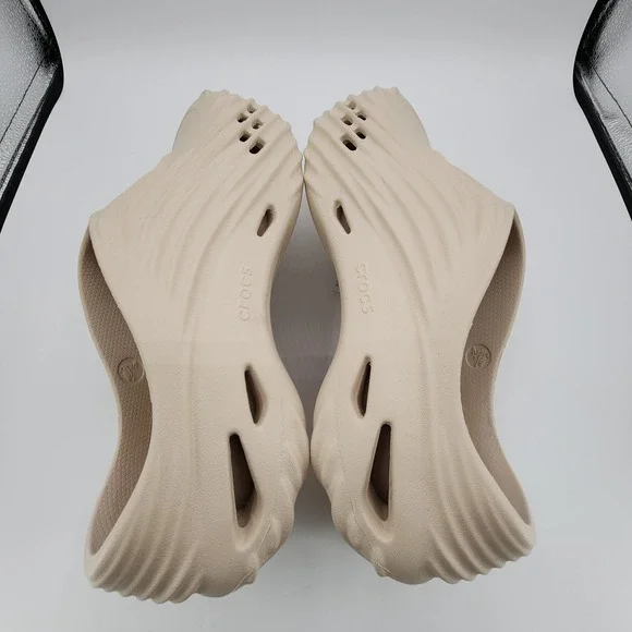 Crocs Echo Wave Shoes Mens Size 11 Almond Tint‎ Clog 210521-0LL NEW in Box